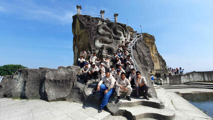 Trip in Jogja di Tebing Breksi